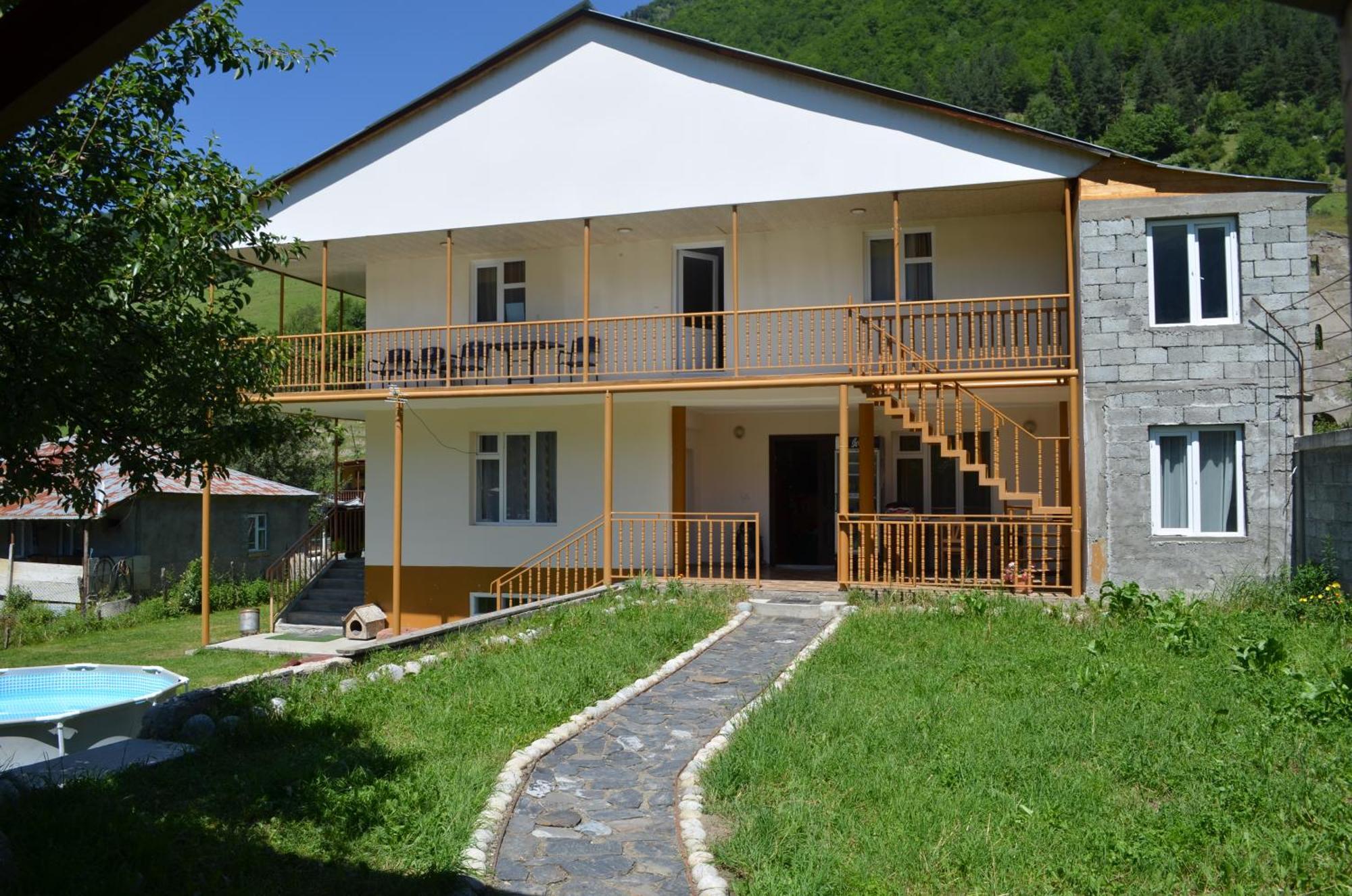 Guesthouse Qarim Mestia Extérieur photo
