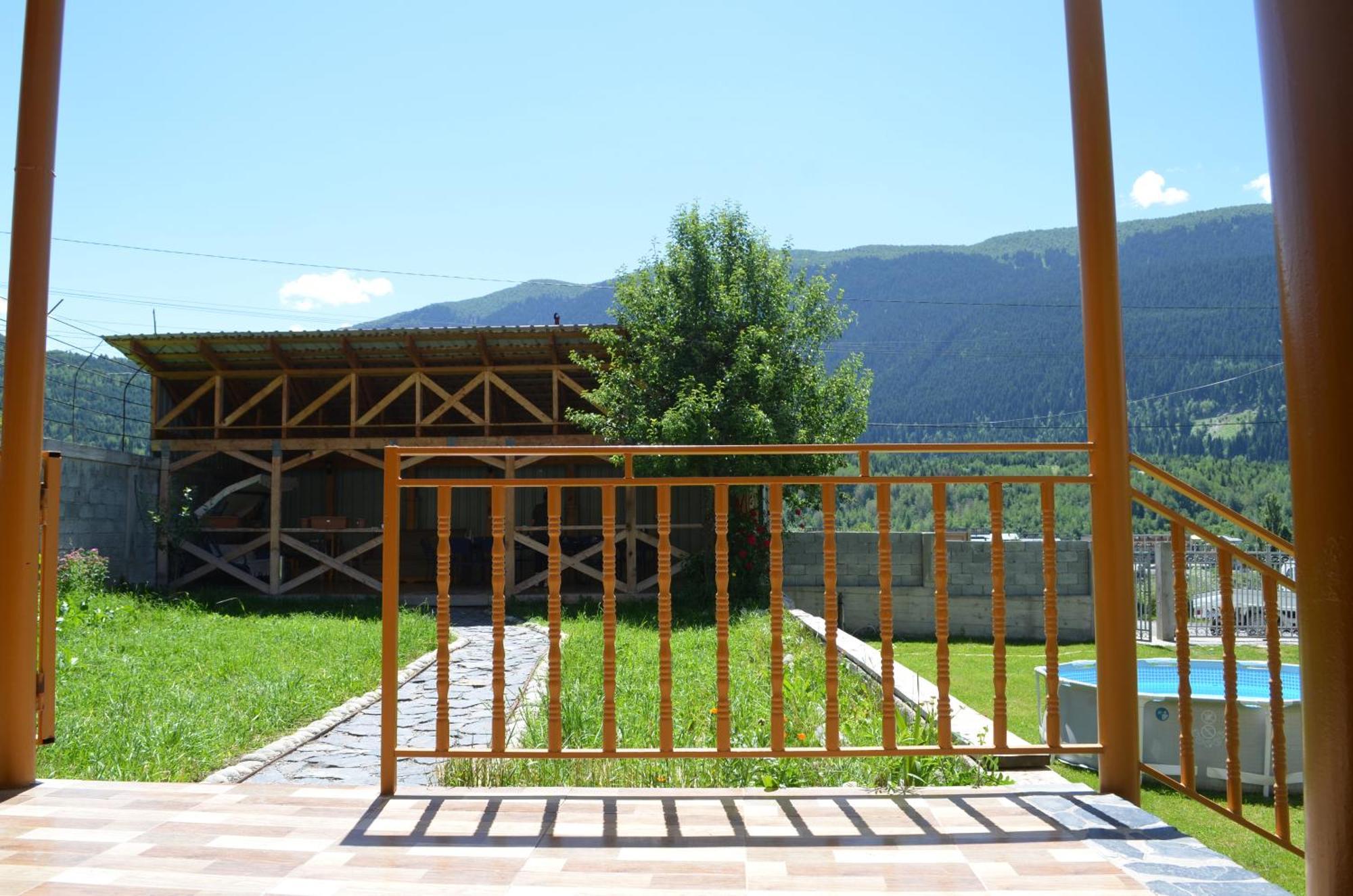 Guesthouse Qarim Mestia Extérieur photo