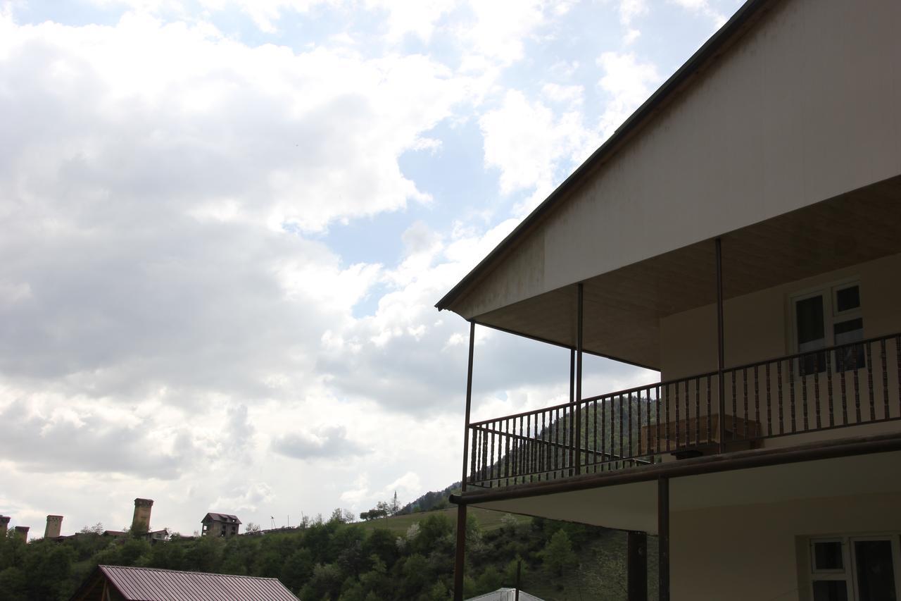 Guesthouse Qarim Mestia Extérieur photo