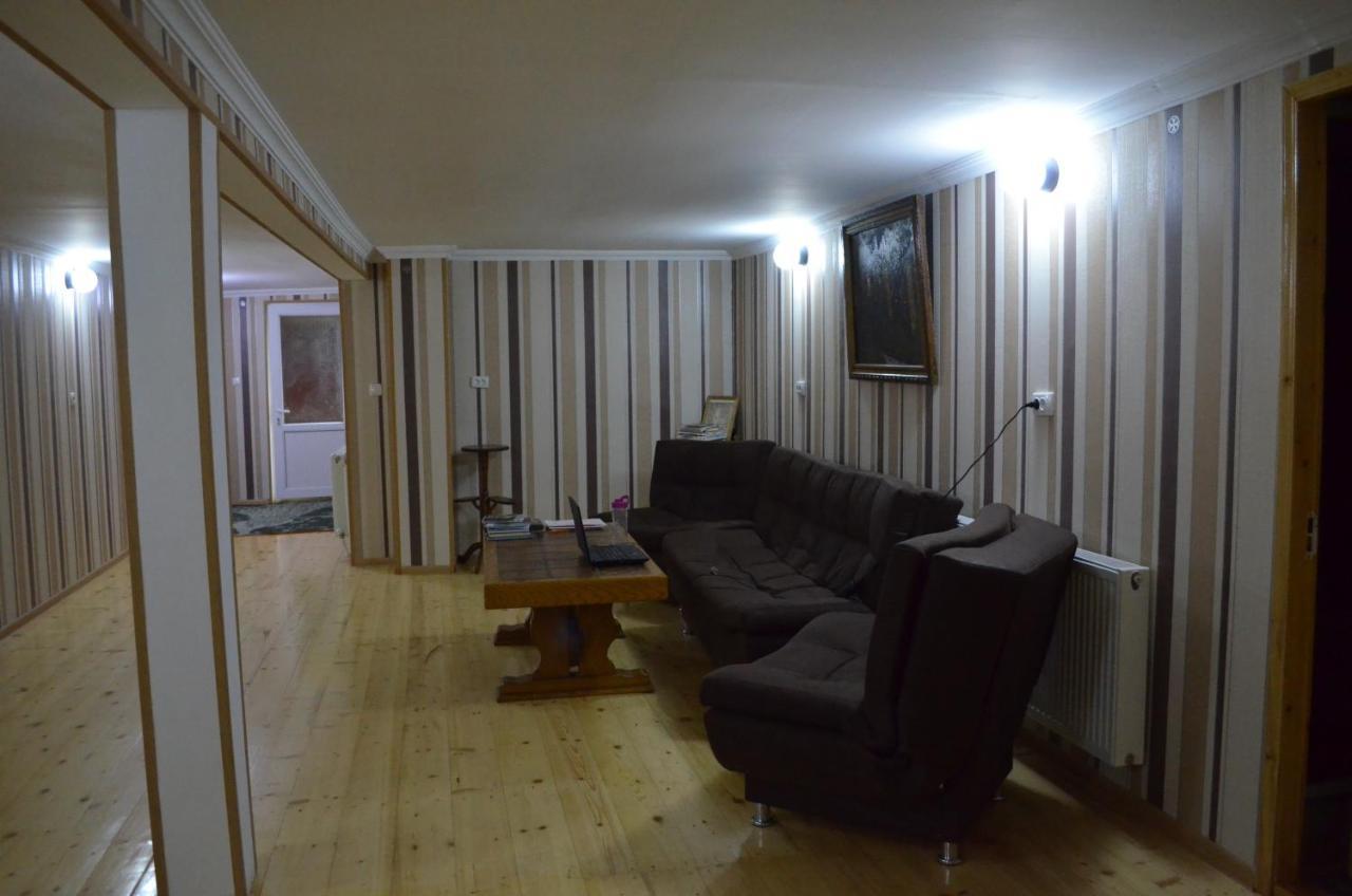 Guesthouse Qarim Mestia Extérieur photo