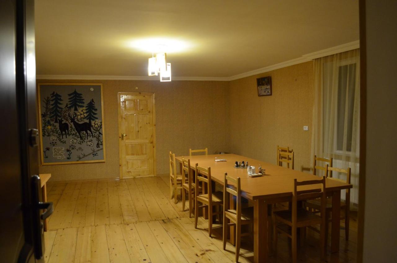 Guesthouse Qarim Mestia Extérieur photo